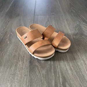 Women's Reef Cushion Platform Slides (Size 8 but run large!)